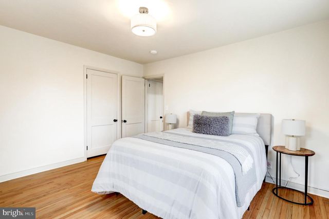 2333 LOUCKS RD, York, PA 17408