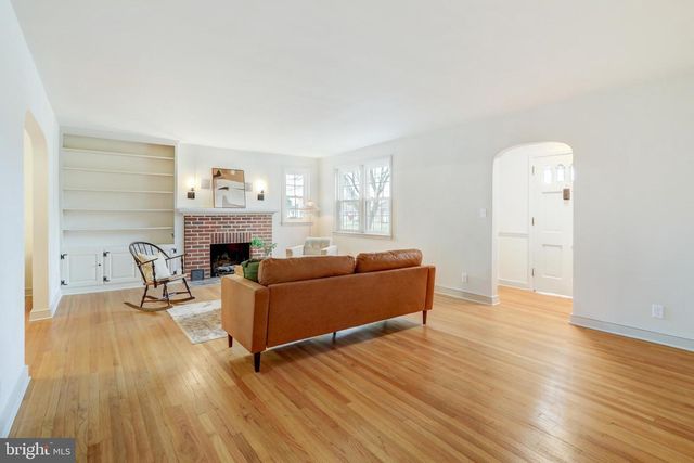 2333 LOUCKS RD, York, PA 17408