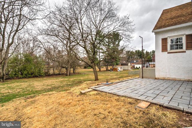 2333 LOUCKS RD, York, PA 17408