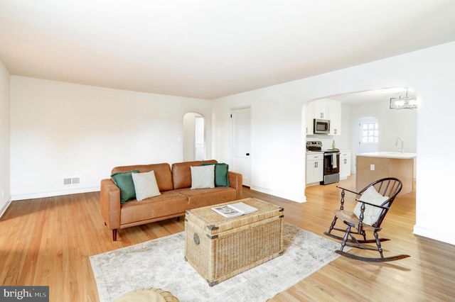 2333 LOUCKS RD, York, PA 17408