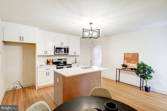 2333 LOUCKS RD, York, PA 17408