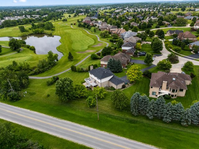 16035 W Red Cloud Drive, Lockport, IL 60441