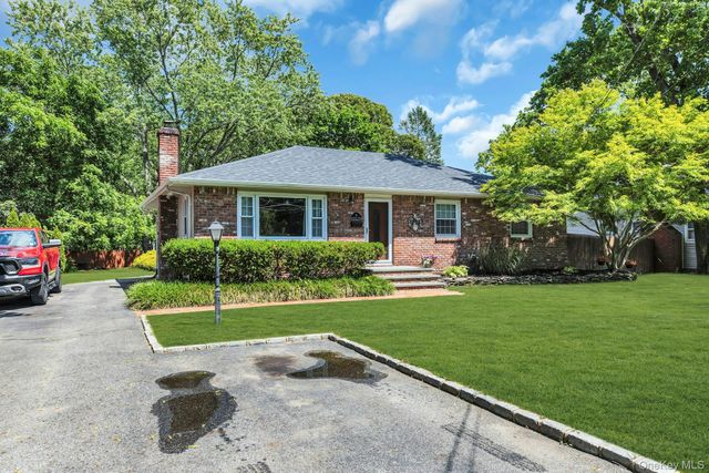 8 Eatondale Avenue, Blue Point, NY 11715