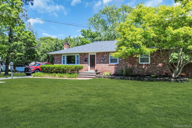 8 Eatondale Avenue, Blue Point, NY 11715