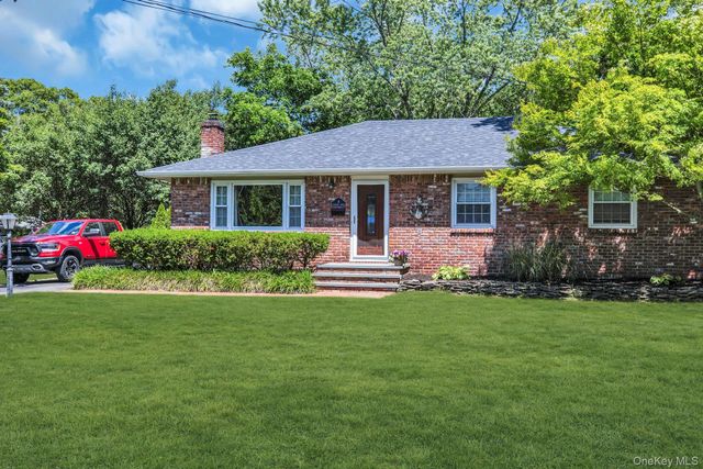 8 Eatondale Avenue, Blue Point, NY 11715