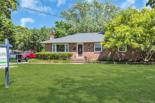 8 Eatondale Avenue, Blue Point, NY 11715