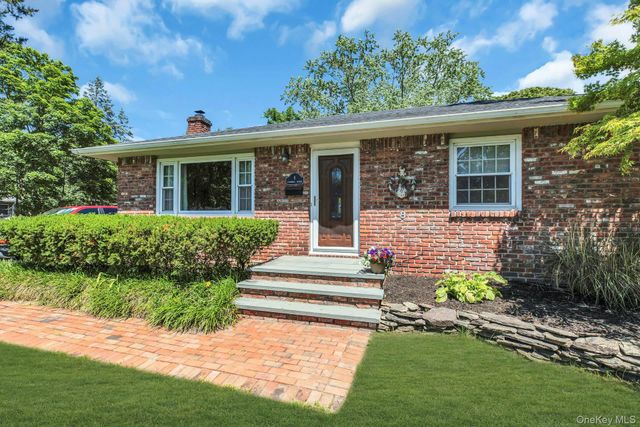 8 Eatondale Avenue, Blue Point, NY 11715