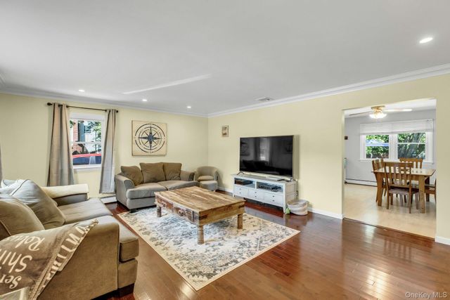8 Eatondale Avenue, Blue Point, NY 11715