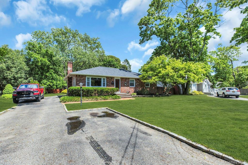 8 Eatondale Avenue, Blue Point, NY 11715