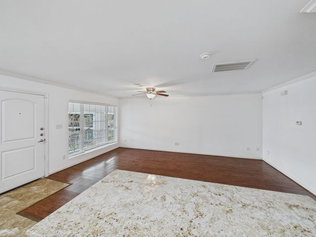 5333 Richmond Avenue 20, Houston, TX 77056