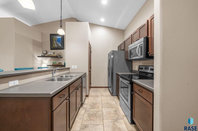 1006 Tanner Ct Court, Tea, SD 57064