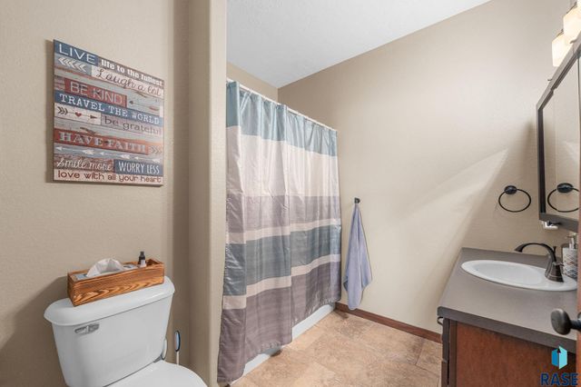 1006 Tanner Ct Court, Tea, SD 57064