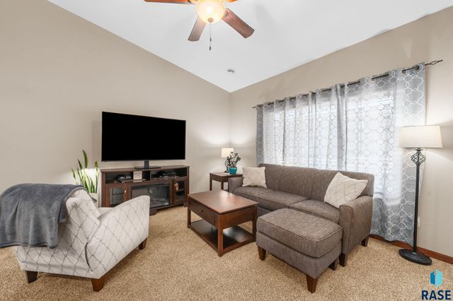 1006 Tanner Ct Court, Tea, SD 57064