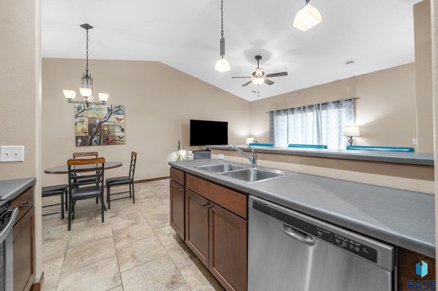 1006 Tanner Ct Court, Tea, SD 57064