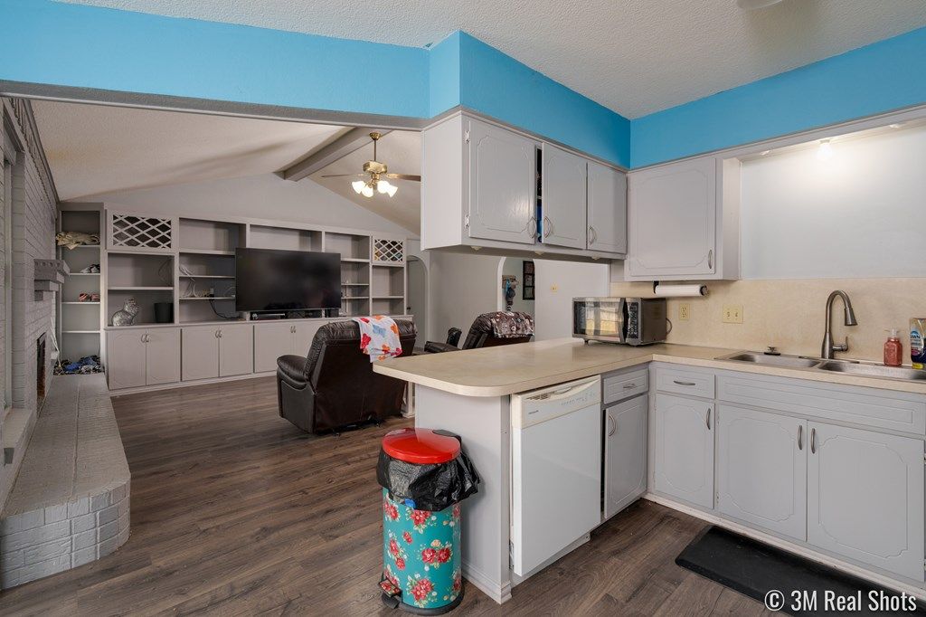 Image 13 of property listing at 3633 Clare Dr, San Angelo, TX 76904
