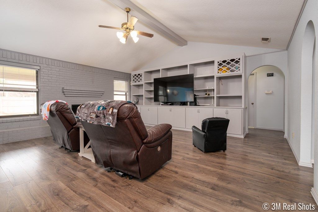 Image 9 of property listing at 3633 Clare Dr, San Angelo, TX 76904