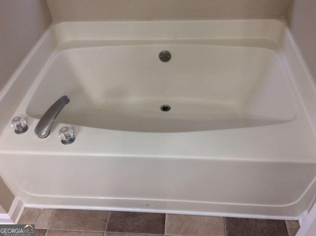 1087 Glen Chase Drive, Lawrenceville, GA 30044