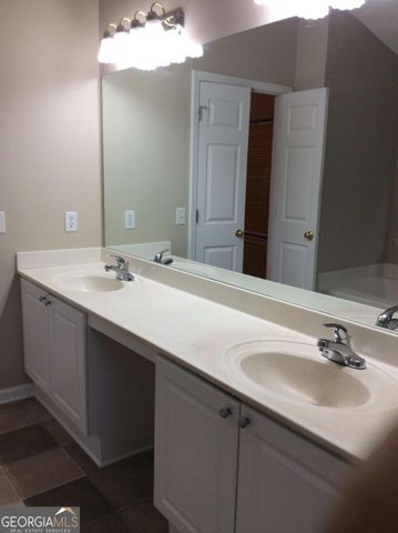 1087 Glen Chase Drive, Lawrenceville, GA 30044