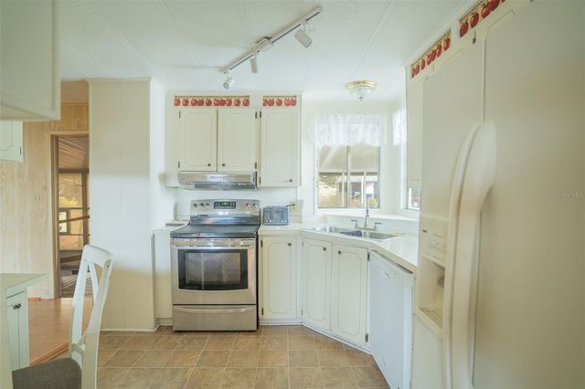 1560 LONGBOW DRIVE, Lakeland, FL 33810