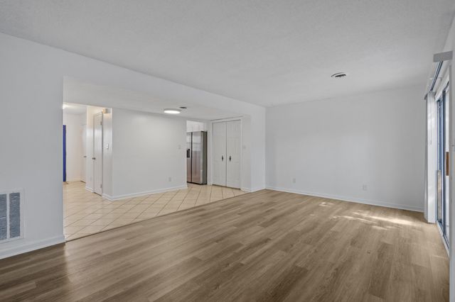 4505 N Kings Hwy Apt D11, Myrtle Beach, SC 29577