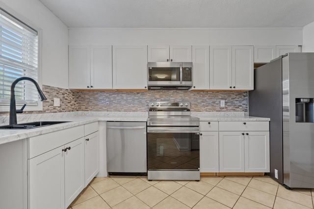 4505 N Kings Hwy Apt D11, Myrtle Beach, SC 29577