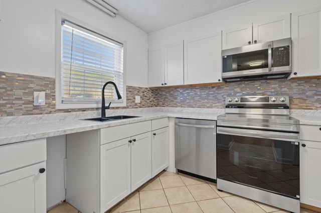 4505 N Kings Hwy Apt D11, Myrtle Beach, SC 29577