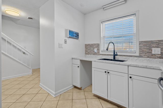 4505 N Kings Hwy Apt D11, Myrtle Beach, SC 29577