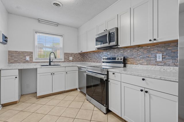 4505 N Kings Hwy Apt D11, Myrtle Beach, SC 29577