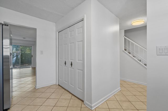 4505 N Kings Hwy Apt D11, Myrtle Beach, SC 29577