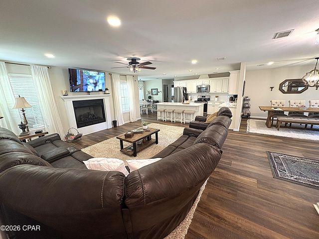 4667 River Drive, Marianna, FL 32446