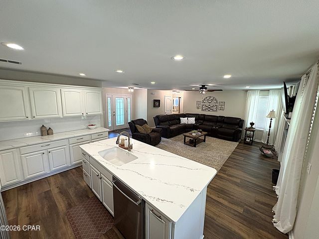 4667 River Drive, Marianna, FL 32446