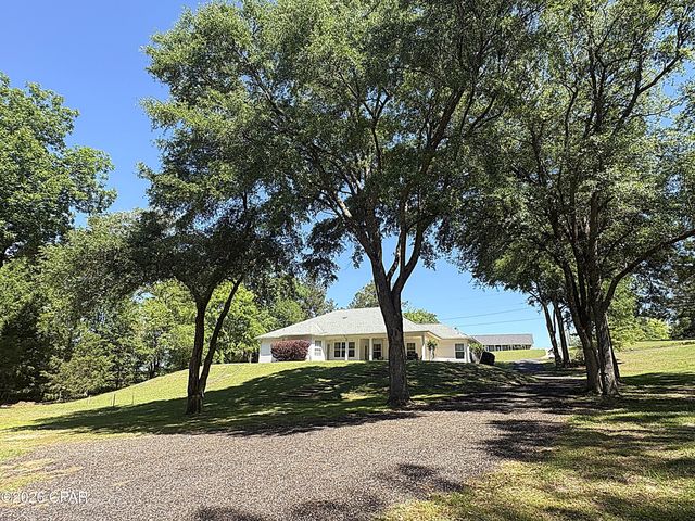 4667 River Drive, Marianna, FL 32446