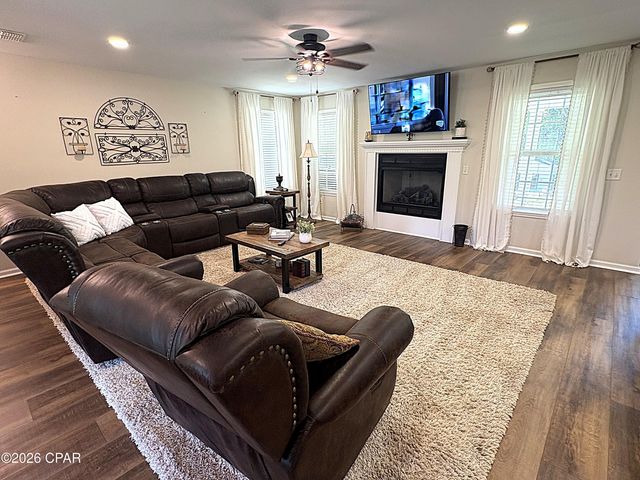 4667 River Drive, Marianna, FL 32446