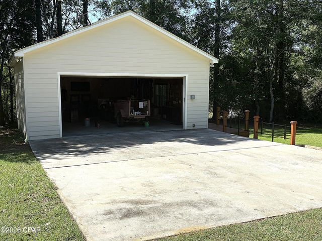 4667 River Drive, Marianna, FL 32446