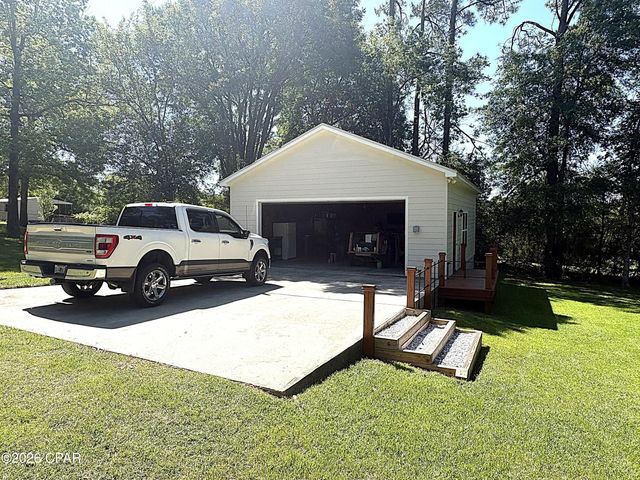 4667 River Drive, Marianna, FL 32446