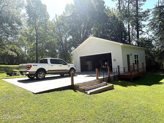 4667 River Drive, Marianna, FL 32446