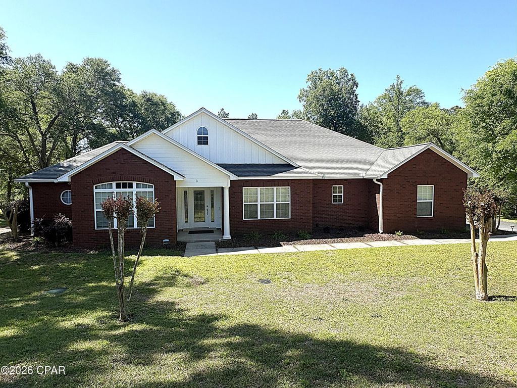 4667 River Drive, Marianna, FL 32446