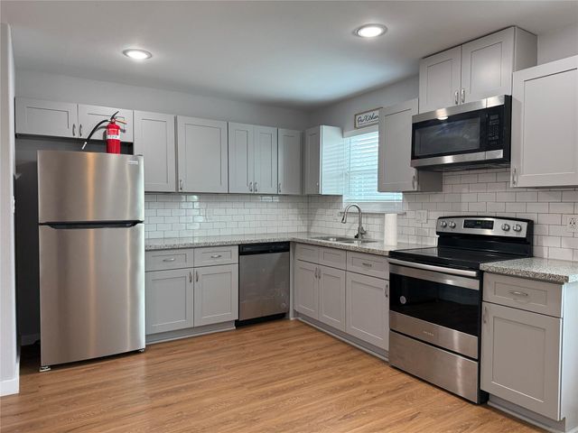 6610 Haight Street A, Houston, TX 77028