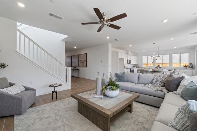 1046 Springtime Avenue, Clovis, CA 93619