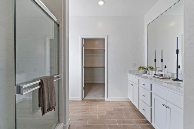 1046 Springtime Avenue, Clovis, CA 93619