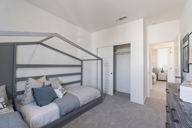 1046 Springtime Avenue, Clovis, CA 93619