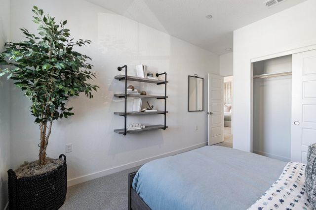 1046 Springtime Avenue, Clovis, CA 93619