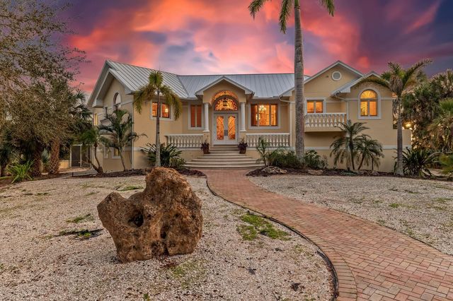 55 SPYGLASS ALLEY, Placida, FL 33946