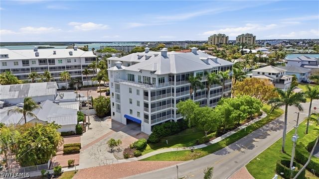 140 Palm ST 211, Marco Island, FL 34145