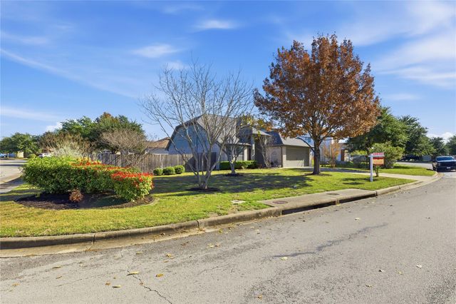 201 Cassandra DR, Hutto, TX 78634