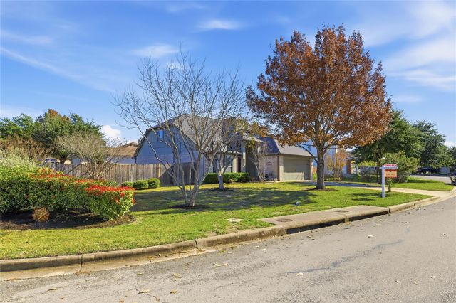 201 Cassandra DR, Hutto, TX 78634