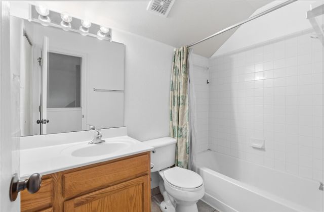 201 Cassandra DR, Hutto, TX 78634