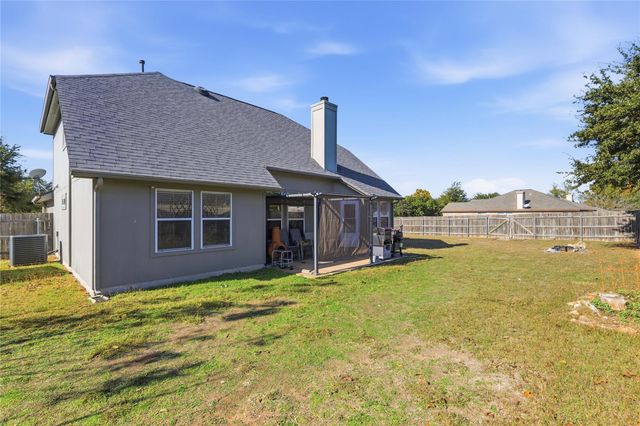 201 Cassandra DR, Hutto, TX 78634