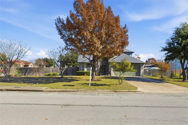 201 Cassandra DR, Hutto, TX 78634