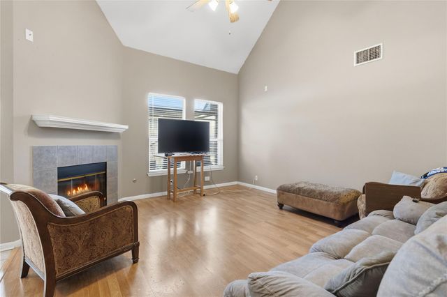 201 Cassandra DR, Hutto, TX 78634